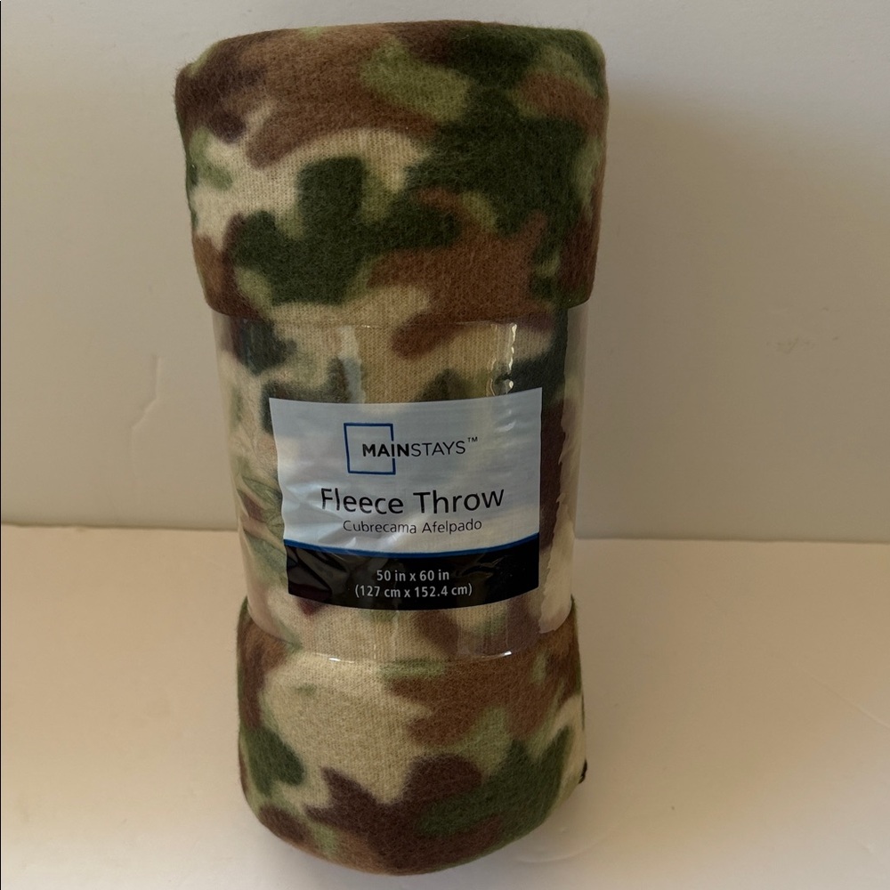 New Mainstays Camo Fleece Throw